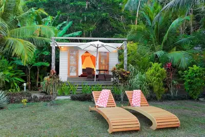 Image de Deluxe Oceanfront Villa with indoor and outdoor private shower and private deck.