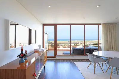 Image de Unique Oceanview Penthouse in Caparica South Bay of Lisbon by the Beach