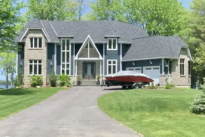 Image de Luxury Lakehouse