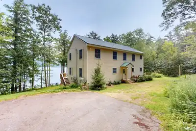 Image de Large dog-friendly home on Manning Lake with deck, lake views, dock, 4 kayaks
