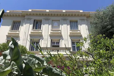 Image de Apartment de prestige avec balcon vu mer et jardin privatif  a 200 m de la mer