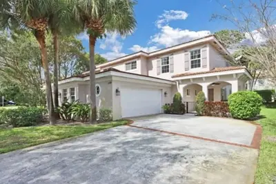 Image de Luxury townhome with heated pool in the heart of all Jupiter has to offer