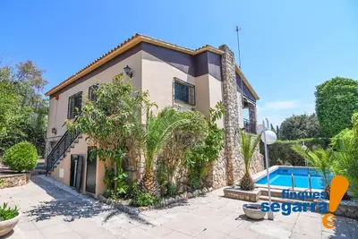 Image de Chalet avec piscine privée et barbecue, à 750m de la plage