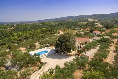 Image de Maison pour la famille avec la piscine Pucisca, Brac (K-21243)