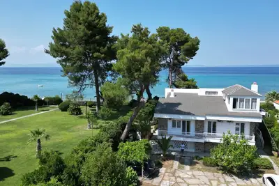 Image de Villa Mare Azul - Retraite de luxe en bord de mer à Hanioti, Halkidiki, Grèce