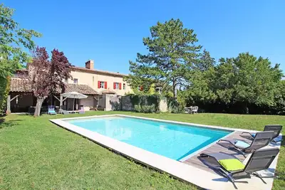 Image de Maison de village de caractère - proche Lourmarin - 10 à 12 pers.