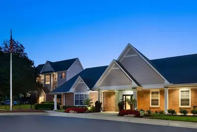 Image de Pet-friendly Property! Relaxing 2br Suites with Full Kitchen, Free Breakfast!