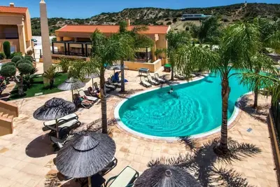 Image de Indulge in Home-Like Comfort! Fully-equipped Kitchen, Swimming Pool, Beach Access