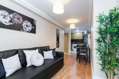 Image de Lovely Spacious Apartment Right in City Centre!