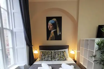 Central Spacious Georgian Studio Apt