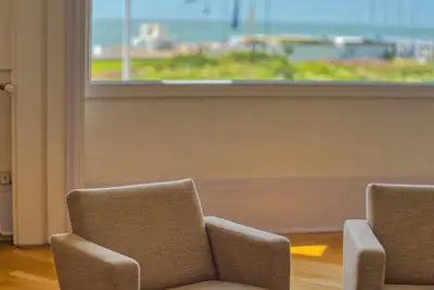 Grande demeure avec vue imprenable sur la mer et la plage