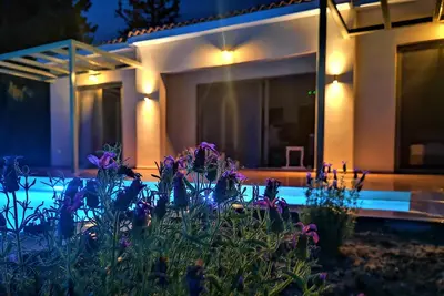 Image de A stylish country house with swimming pool.