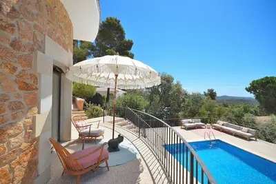 Villa 'Torre Cal Sada' avec vue sur les montagnes, Wi-Fi et climatisation