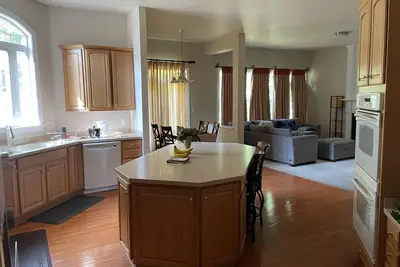 Image de Spacious single family home!