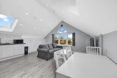 Image de Your Cosy Stay Modern 2 Double Bedroom Flat Fully Furnished - 5 Mins walk to Stn