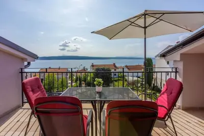 Image de Anton 1 modern apartment with sea view