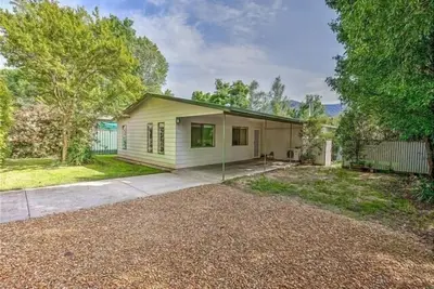 Image de Millie's Retreat, Bright
