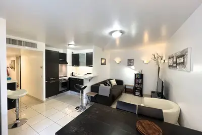 Sunlight Properties Mirage - Nice Centre With Parking & Terrace