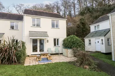 Chellowdene Cottage, family friendly, with a garden in Falmouth