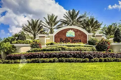 Image de Bella Terra Condo in Estero 1st floor end unit close to shopping, golf, & dining