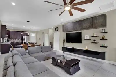 Image de Modern Ybor City Gem!