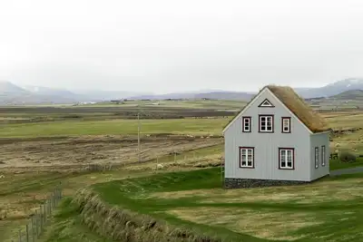 A prime location with comfortable accommodations near Denver