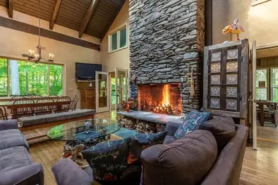 Image de Stunning 4, 000 sq. ft. Stratton Mountain Chalet