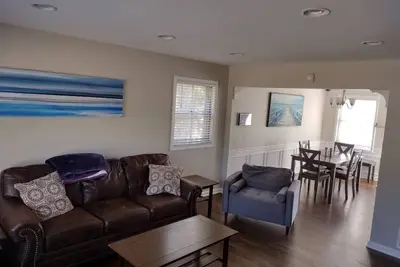 Image de ★★★5min To Kellogg Park ★ Plymouth ★ Parking ★W/D★