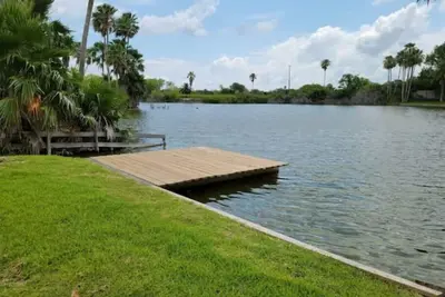 Image de Lakeside A-Frame w/Deck for Fishing-Short Drive to South Padre Island, Space X.