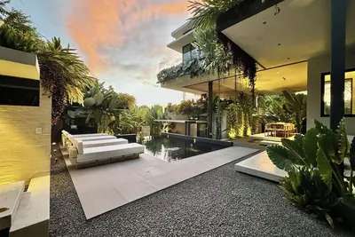 Image de Kunuk – Hanging Gardens, Luxe 2-Suite, 3-Min Walk to Surf & Beach