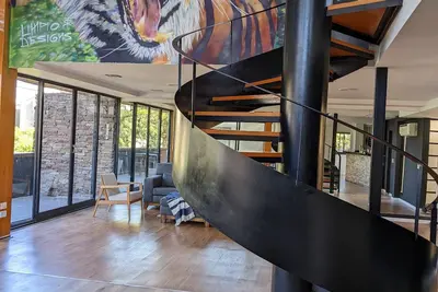 Image de Luminous Loft in Palermo Soho with Wrap Around Balcony Overlooking the City