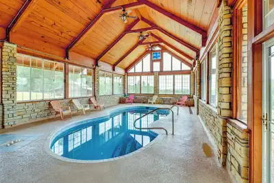 Image de Hike & Fish: Studio w/ Pool Access in Shirley!