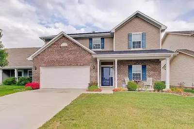 Image de Comfy and spacious Westfield splendor!