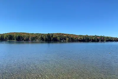Image de Cozy West Facing Cottage on Twelve Mile Lake