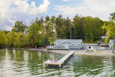 Image de Olver Farm Cottage - Newly built cottage only feet from the shores of Cayuga Lake!