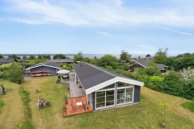 Image de Cozy and large summer house near Roskilde Fjord