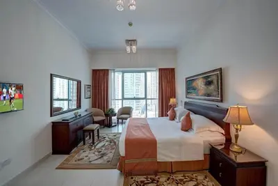 Image de Two Bedroom Apartment Near Marina Scape Mall Ab