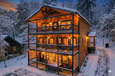 Image de 4br Heated Indoor Pool, Hot Tub ~2 Mins to Pkwy Winter Specials