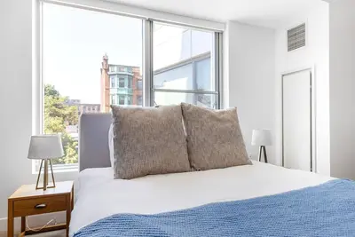 Image de Chic Central Square Studio w/ Gym & W/D, nr Mbta Red Line, by Blueground