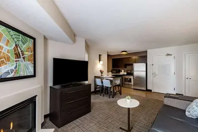 Image de Best Place to Unwind! Pet-friendly 2br Suites with Full Kitchen, Free Breakfast!