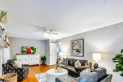 Image de Ath - Walton Hs - Ranch - Fenced (Mockingbird)