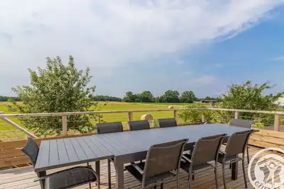 Image de Gîte rénové 2023 avec terrasse, proche Zoo de La Flèche, idéal motards, 6 pers, wifi, parking sécurisé