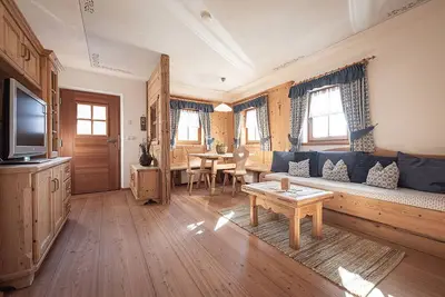 Image de Appartement de vacances \"Enzian\" avec vue sur les montagnes, balcon et Wi-Fi