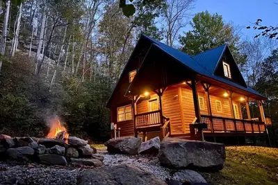 Image de Blues Moon Rrg - Hot tub | Wifi | Foosball Table!