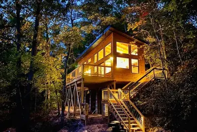 Image de Cliffline Twilight |Cliffside Hot Tub ·Rrg Retreat | Epic views & Pet Friendly