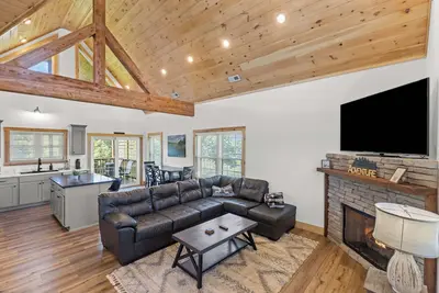 Image de Daze Off - Natural Bridge, Luxury, Hot Tub, Sup Ky