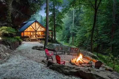 Image de Cabin of Freedom Falls |Private Waterfall, Hot Tub | Secluded & Luxury Log Cabin Retreat