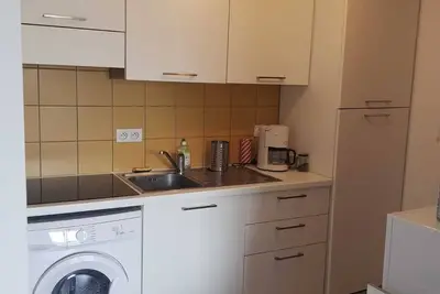 Image de logement F2: 2mn de la plage, port, ville