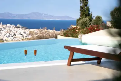 Luxury Apartment with Pool