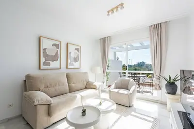 Image de Charmant appartement 2 chambres avec piscines et parking à Marbella